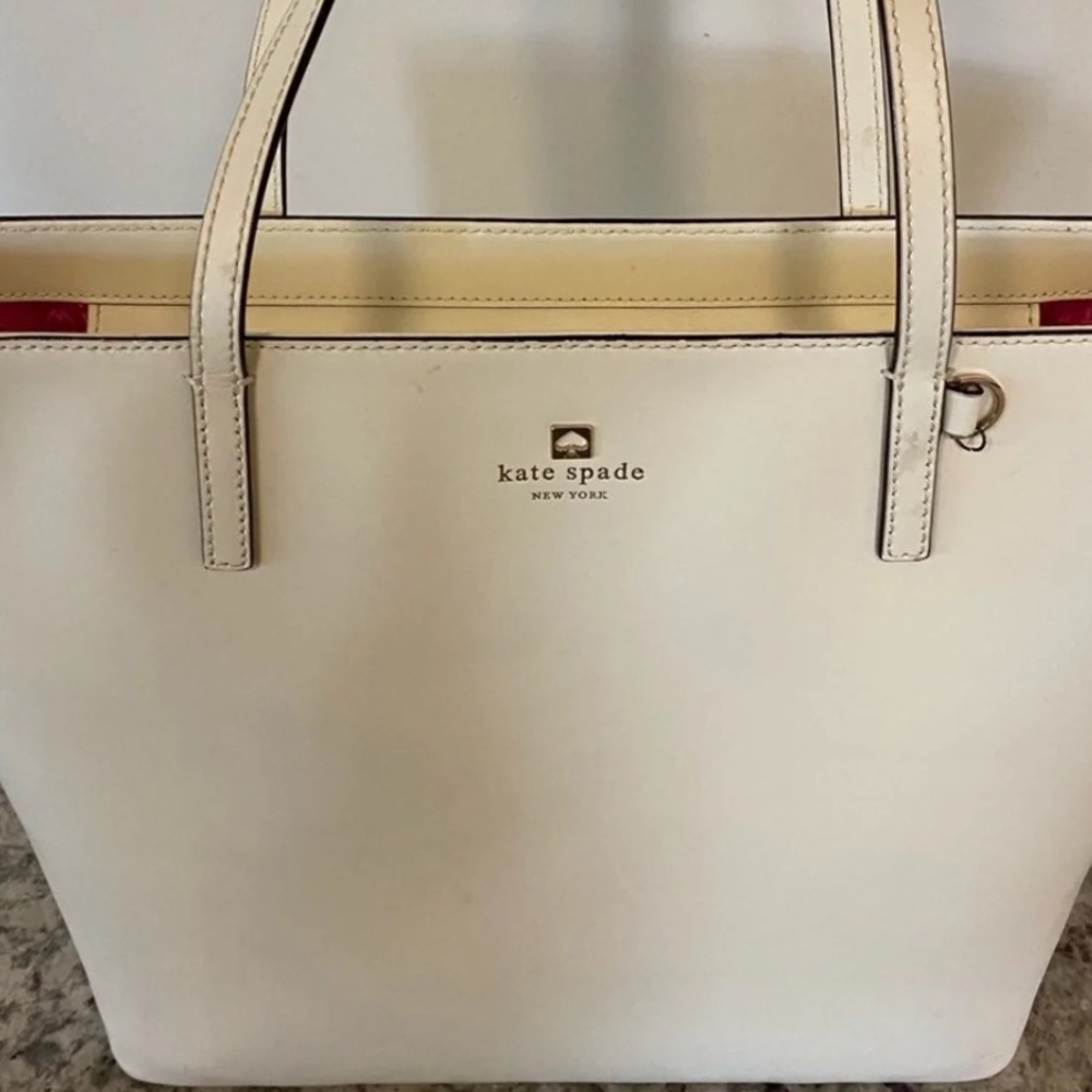 *SOLD* Kate spade ♠️ Tote! Perfect - offers welco